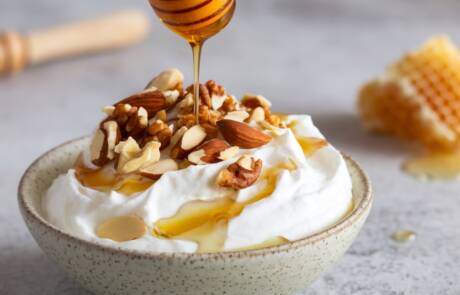 Chilled,Greek,Yogurt,With,Honey